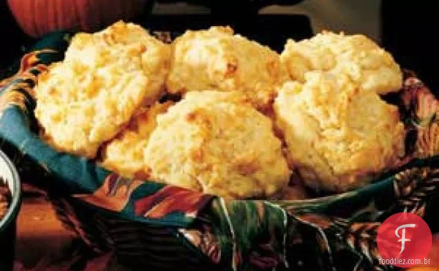 Biscoitos de fubá e cheddar