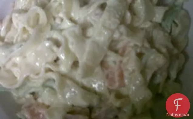 Fettuccine Alfredo com Presunto