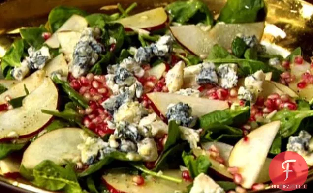 Salada de Pêra e Romã com Gorgonzola e Vinagrete de Champanhe