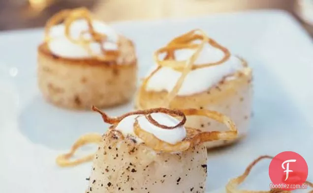 Vieiras grelhadas com chalotas e creme de coco