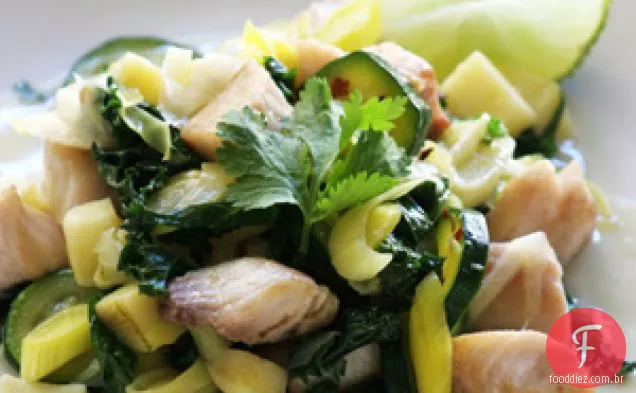 Ensopado de peixe de estilo asiático