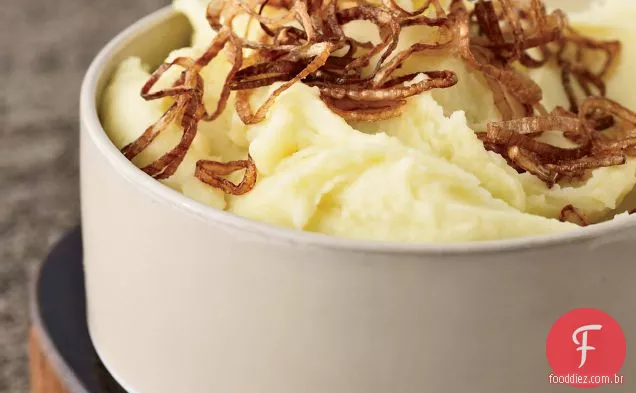 Purê de batatas com chalotas crocantes