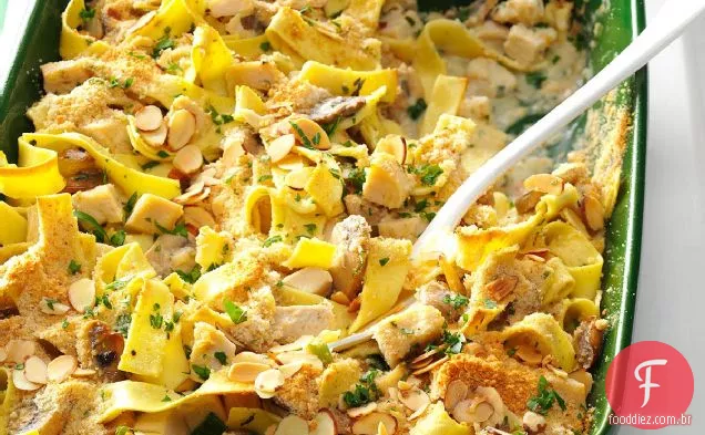 Tetrazzini de peru com ervas