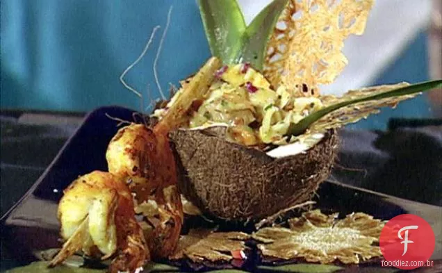 Pão de Açúcar Glaceado Salada de Abacaxi e Lagosta Decorada com Coco Torrado e Camarão Cítrico Grelhado à Cubana