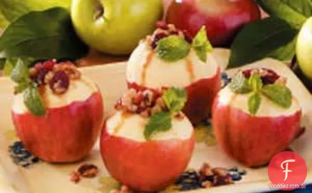 Maçãs recheadas com frutas vermelhas
