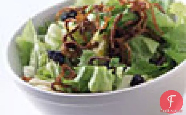 Salada Escarole com chalotas fritas e ameixas