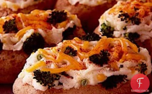 Batatas Assadas Duas Vezes Com Queijo Brócolis