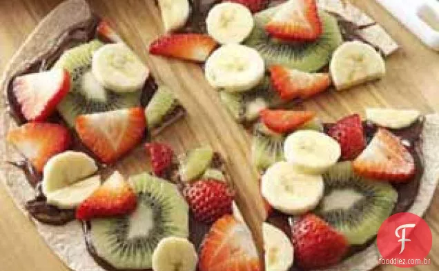 Pizza de frutas com chocolate e avelã