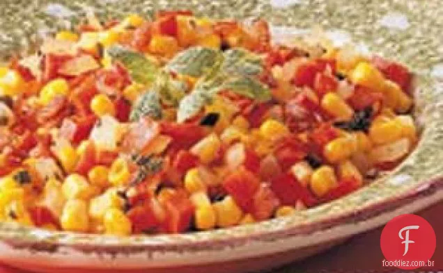 Frigideira de pimenta vermelha e milho