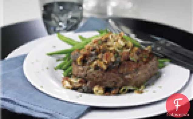 Bifes Com Cogumelos, Queijo Azul E Chalotas Frizled
