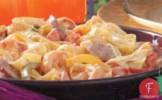 Macarrão Crioulo com Linguiça e Camarão