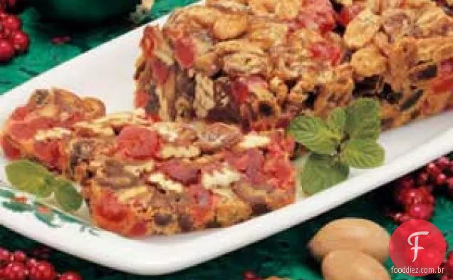 Bolo de frutas com noz-pecã