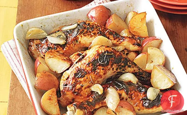 Frango assado com batatas e chalotas