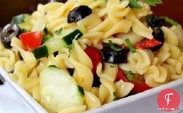 Salada de macarrão fria fácil