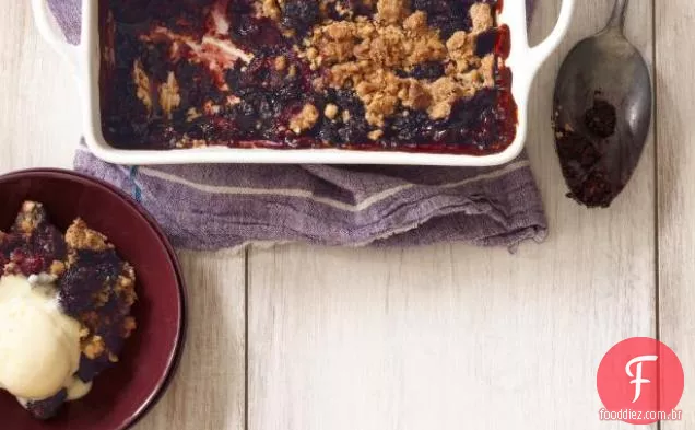 Crumble duplo de frutas vermelhas e avelã