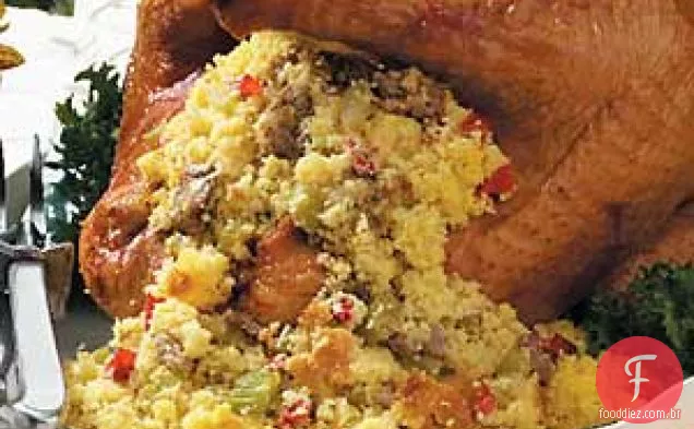 Peru com Recheio de Pão de Milho e Salsicha