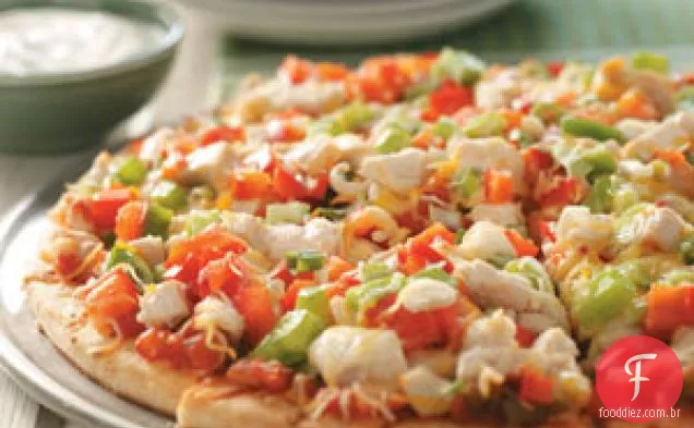 Pizza de frango com molho e fajita