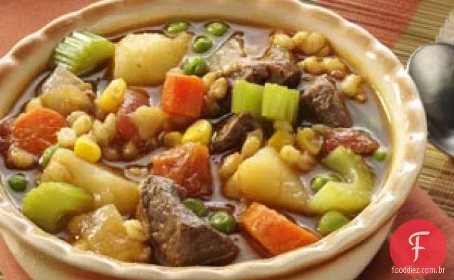 Sopa de legumes, carne, cevada