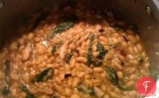 Sopa de feijão branco com quinoa, espinafre e shiitake