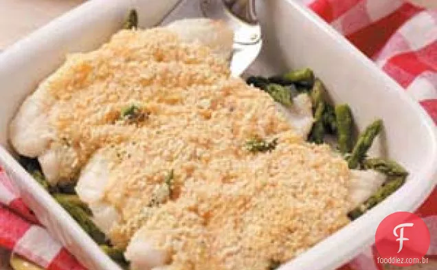Peixe assado com aspargos