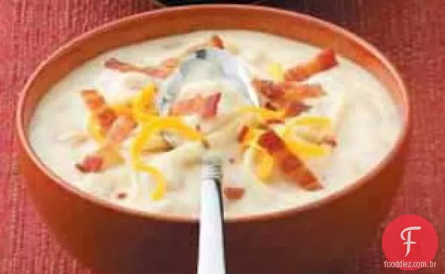 Sopa de batata com queijo picante