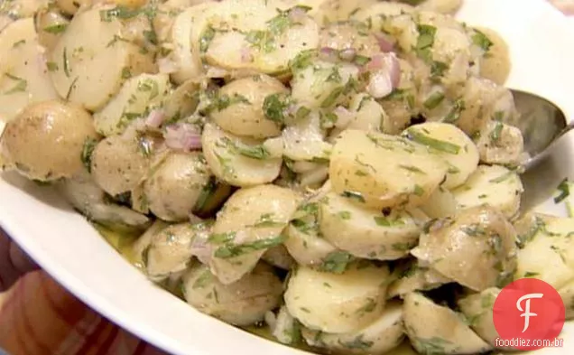 Salada de batata com ervas