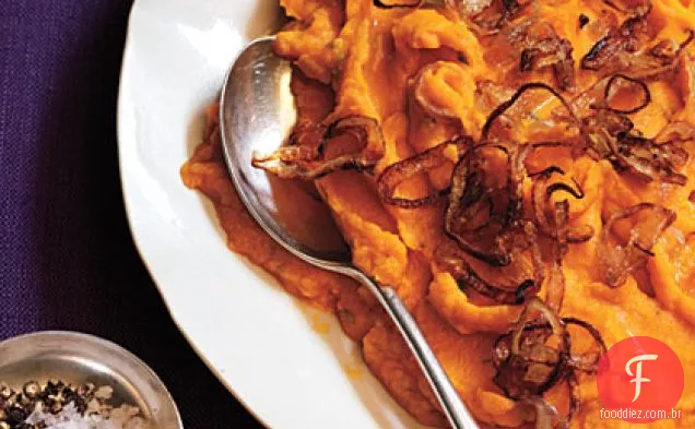 Rosemary purê de batata doce com chalotas