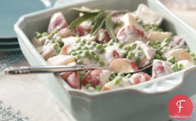 Batatas e ervilhas cremosas