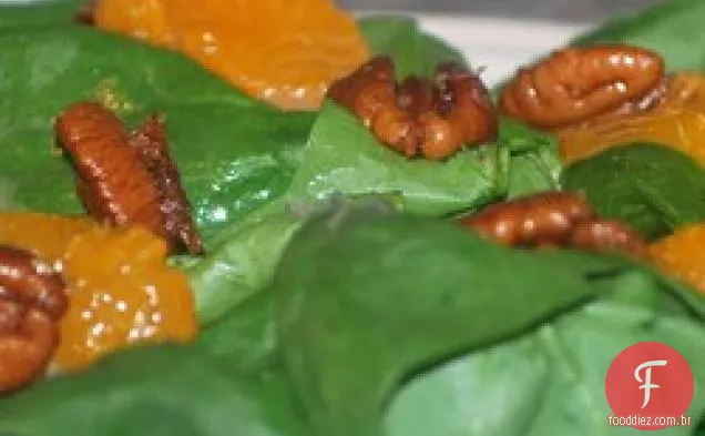 Salada de espinafre picante com tangerina