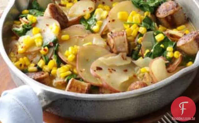 Jantar de Salsicha e Vegetais na Frigideira