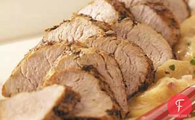 Carne de porco com molho de maçã e creme