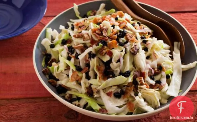 Salada de repolho vermelha, branca e mirtilo