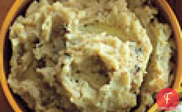 Caramelizado-chalota e sálvia purê de batatas