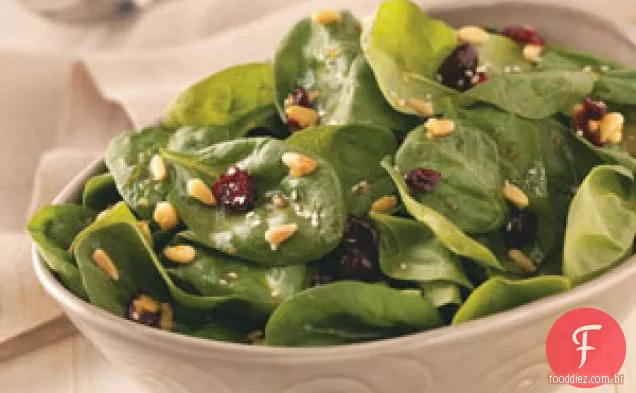 Salada de espinafre com curry e cranberry