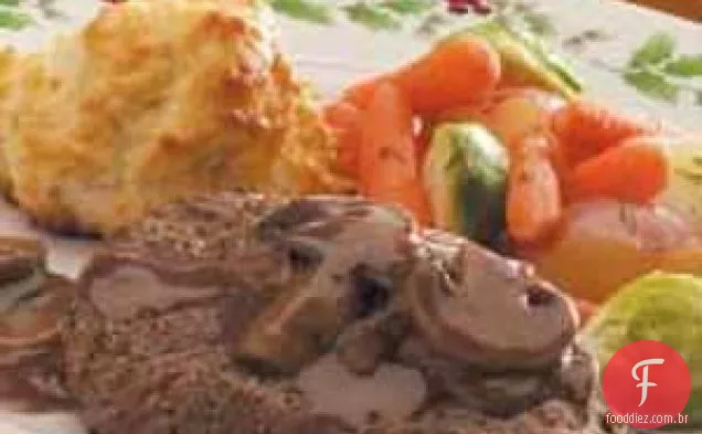 Lombo de vaca com molho de cogumelos