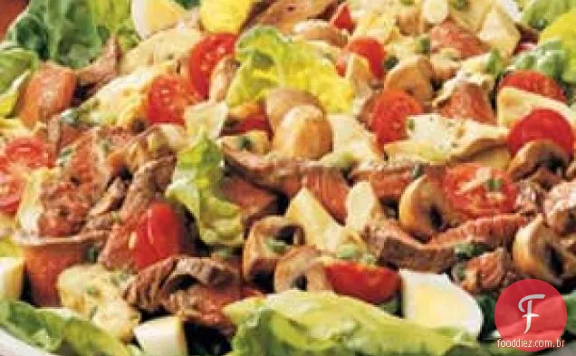 Salada de bife de alcachofra