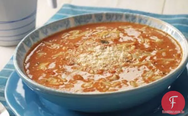Sopa de Tomate e Manjericão com Orzo