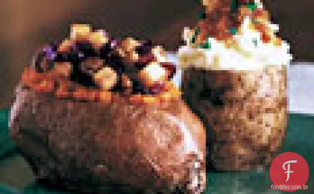 Copos de batata assados duas vezes com chalotas caramelizadas