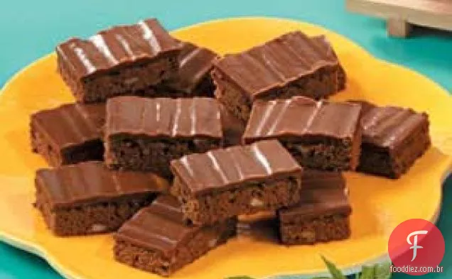 Barras de bolo de chocolate rico