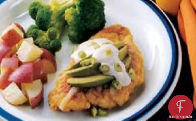 Frango empanado com abacate