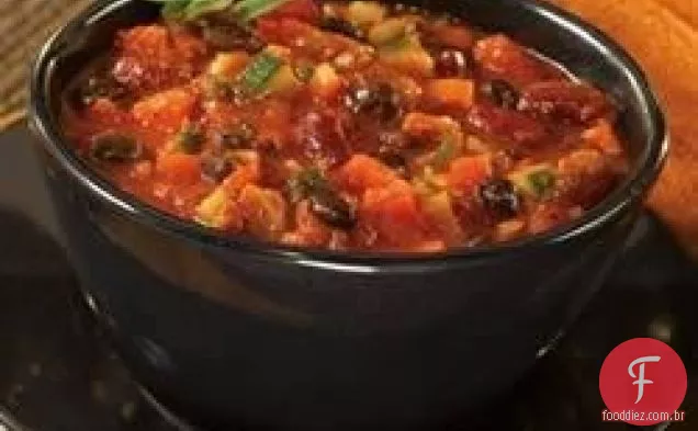 Chili de legumes com dois feijões
