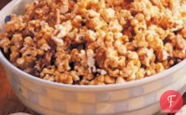 Pipoca de caramelo com nozes