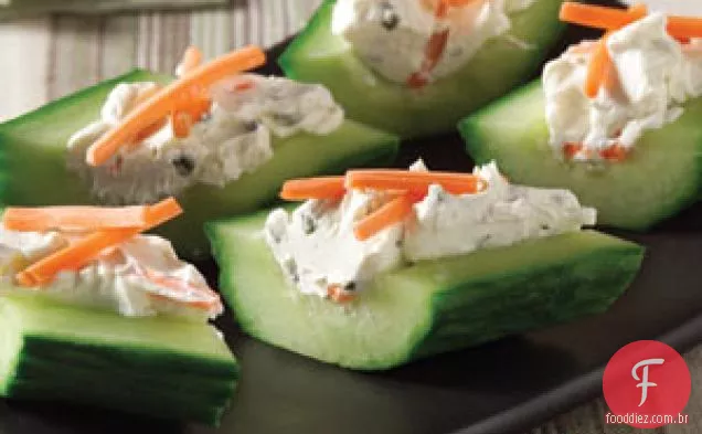 Bolinhos de pepino com cream cheese e ervas