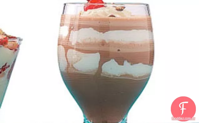 Sundae de chocolate e marshmallow