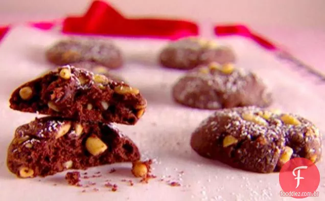 Biscoitos de Chocolate com Pinhões