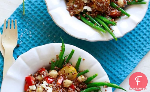 Salada De Quinoa Com Verts De Haricot E Molho De Dijion De Limão De Chalota