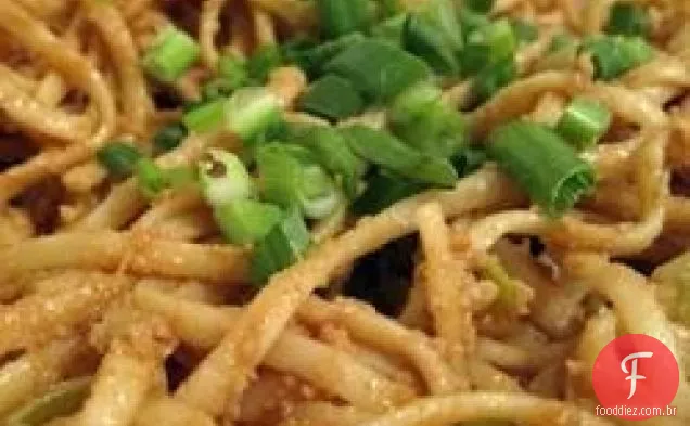 Macarrão de amendoim