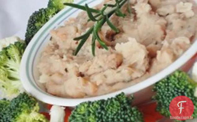Pasta de feijão branco com alho e alecrim