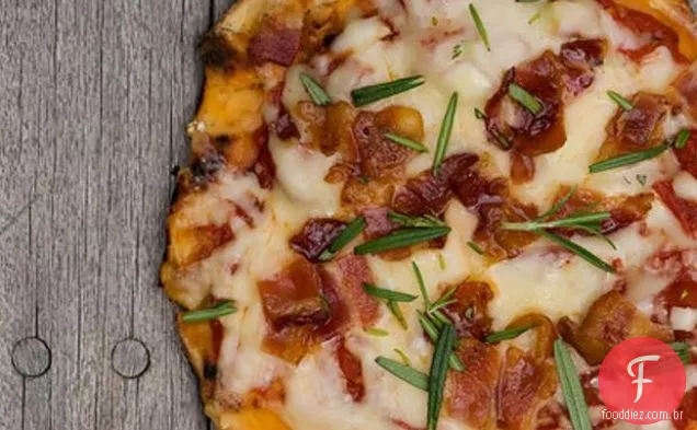 Pizza Grelhada Com Bacon E Alecrim