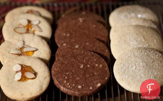Biscoitos de Natal: Uma massa, três biscoitos de Natal